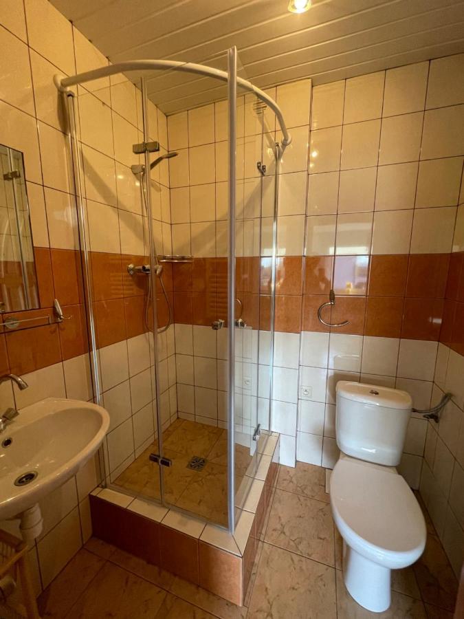 Pokoje I Domek Letniskowy Pod Kasztanem Ястарня Екстериор снимка